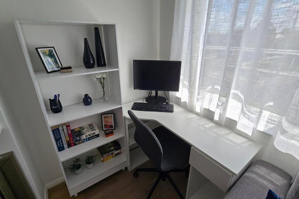 Elsternwick Easy Living - 2 Bedroom Sleeping 4 Мельбурн Экстерьер фото